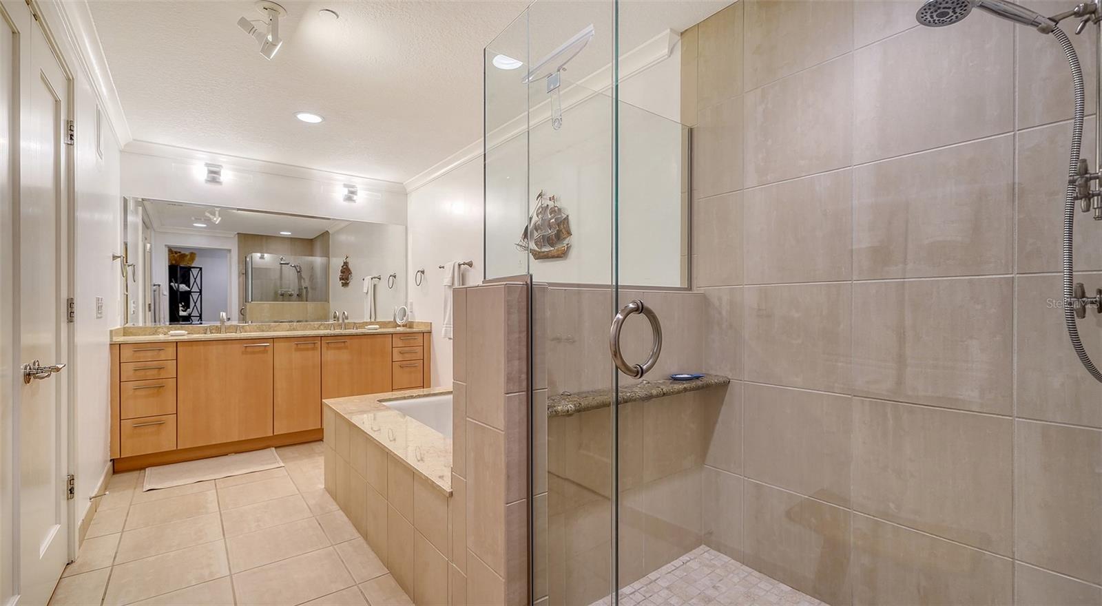 CRESCENT SIESTA KEY - Residential