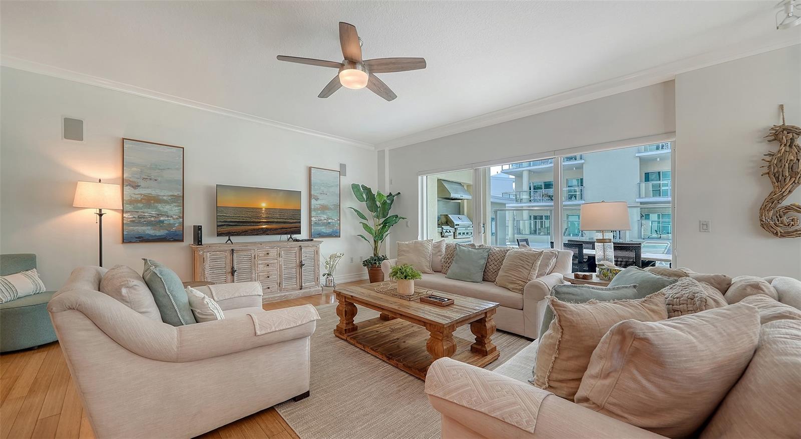 CRESCENT SIESTA KEY - Residential