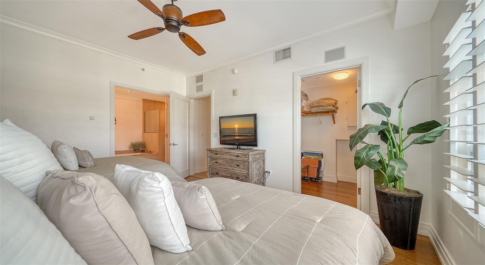 CRESCENT SIESTA KEY - Residential