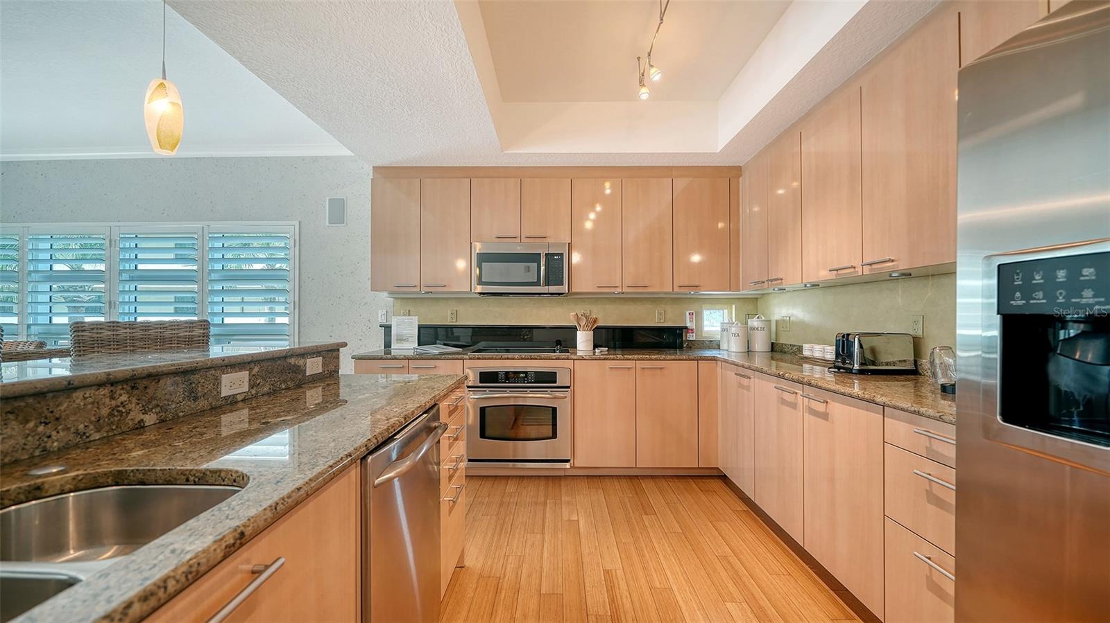 CRESCENT SIESTA KEY - Residential