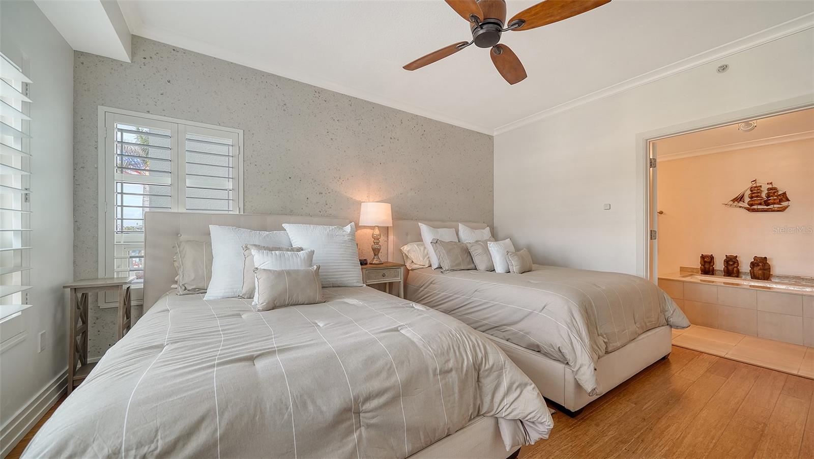 CRESCENT SIESTA KEY - Residential