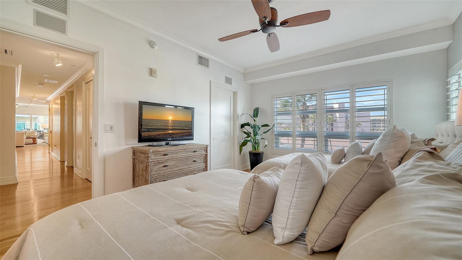 CRESCENT SIESTA KEY - Residential