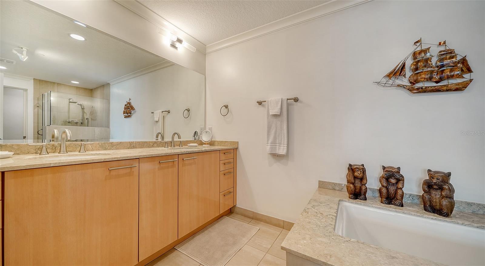 CRESCENT SIESTA KEY - Residential