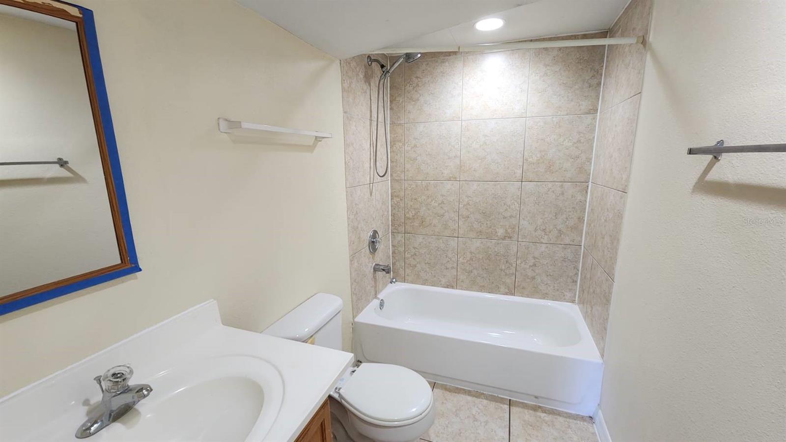 RICHMOND ESTATES - Residential Lease