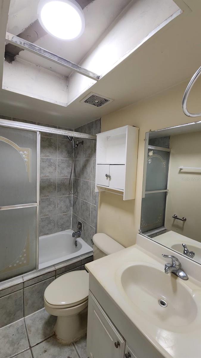 RICHMOND ESTATES - Residential Lease