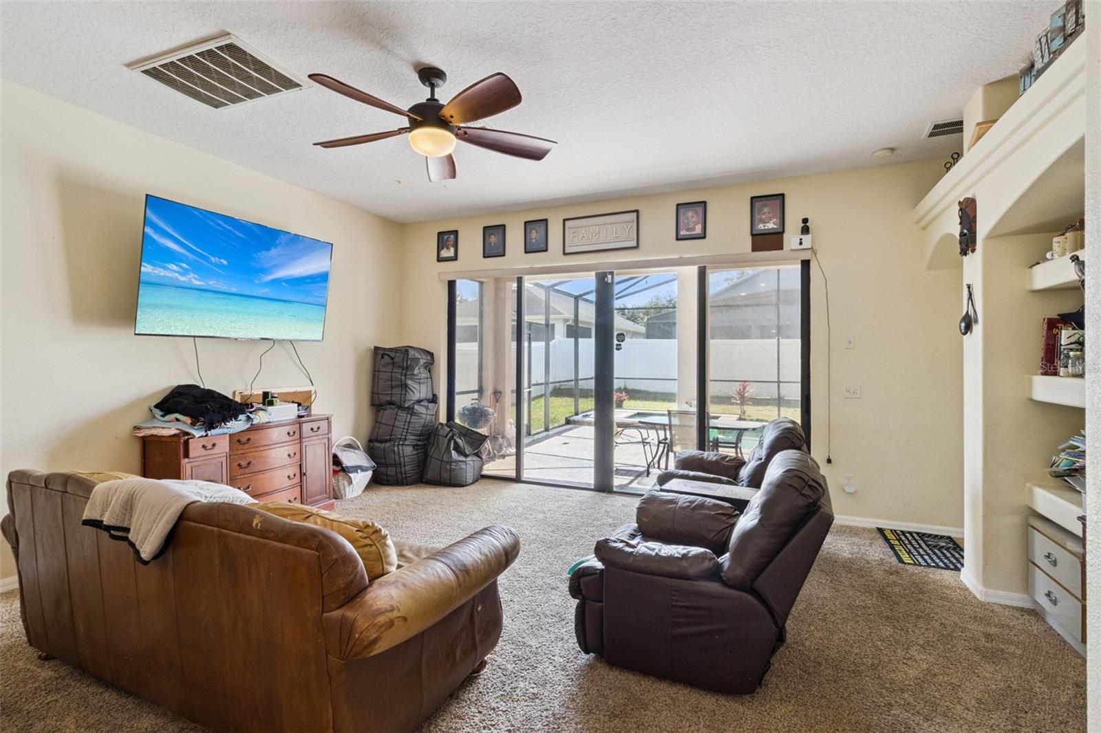 543 LAKE DAVENPORT CIRCLE