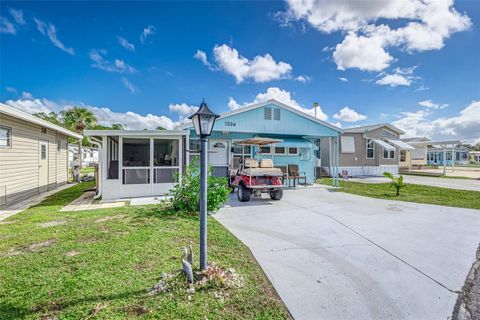 A home in WINTER HAVEN