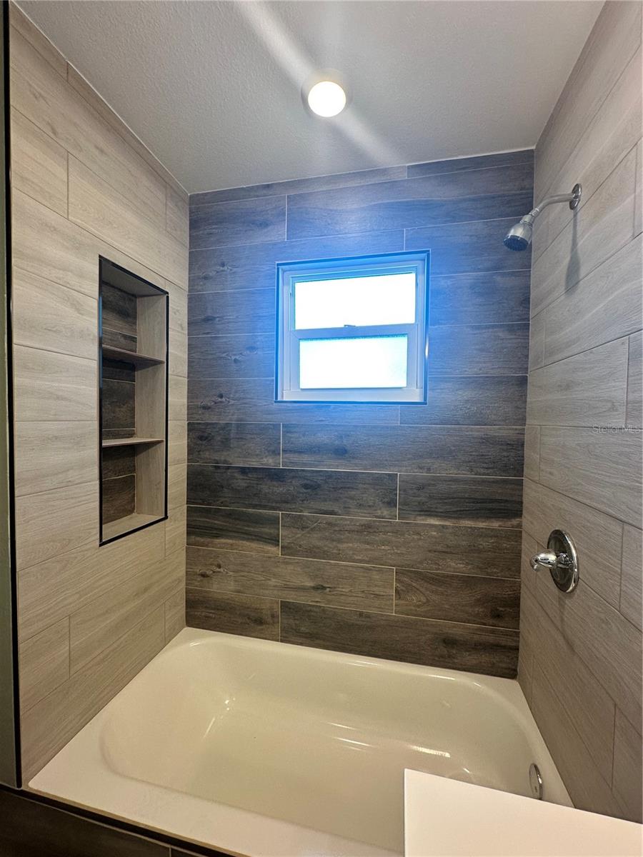 LAKEWOOD PARK - Residential