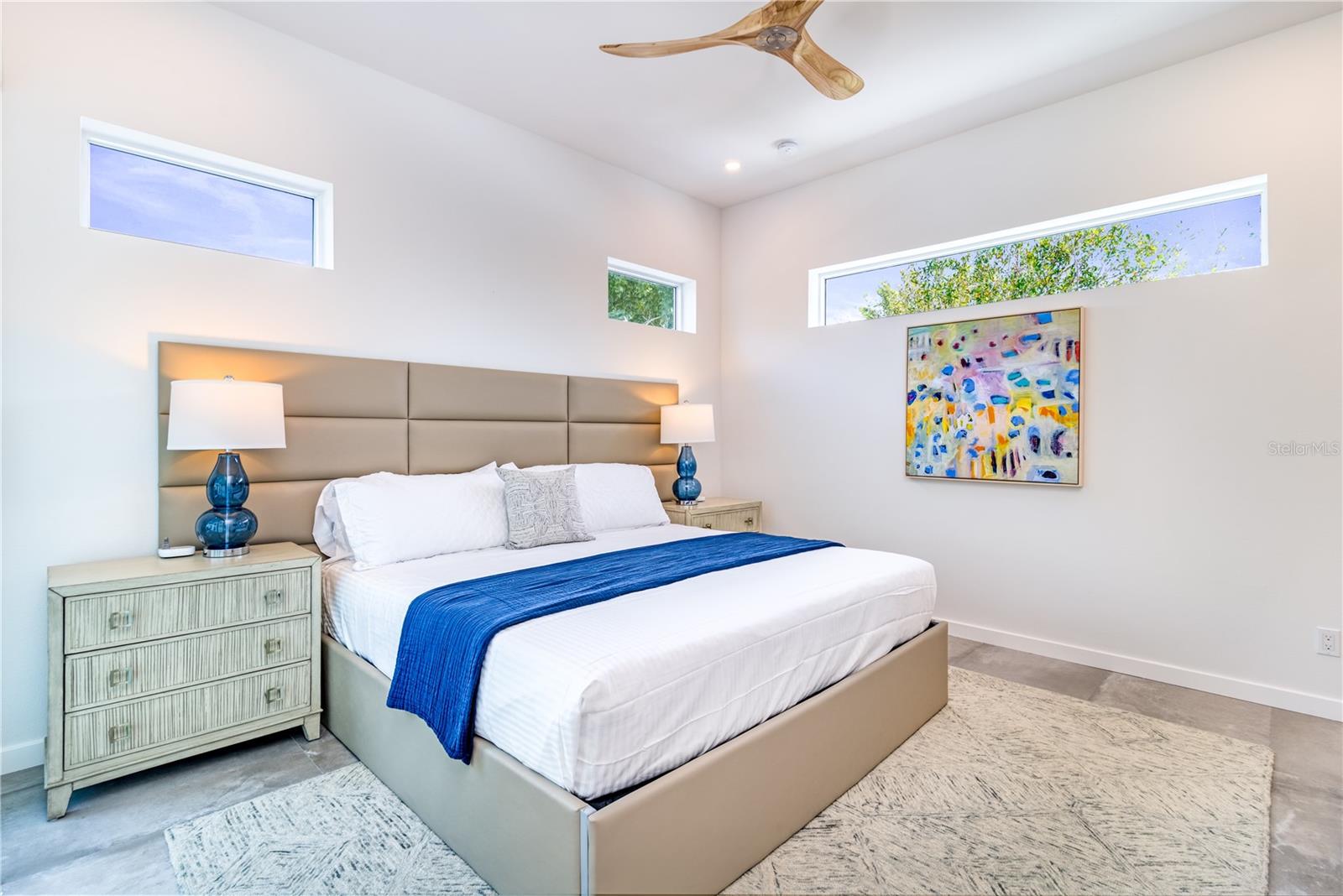 SOUTH GATE - Residential