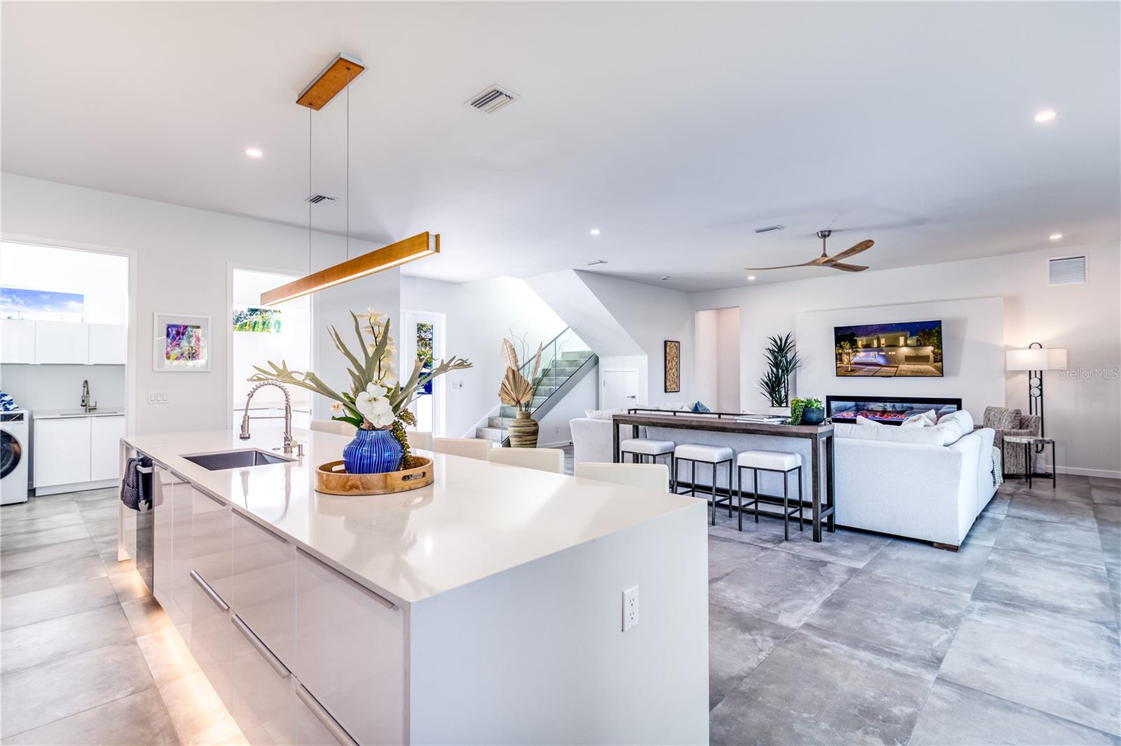 SOUTH GATE - Residential