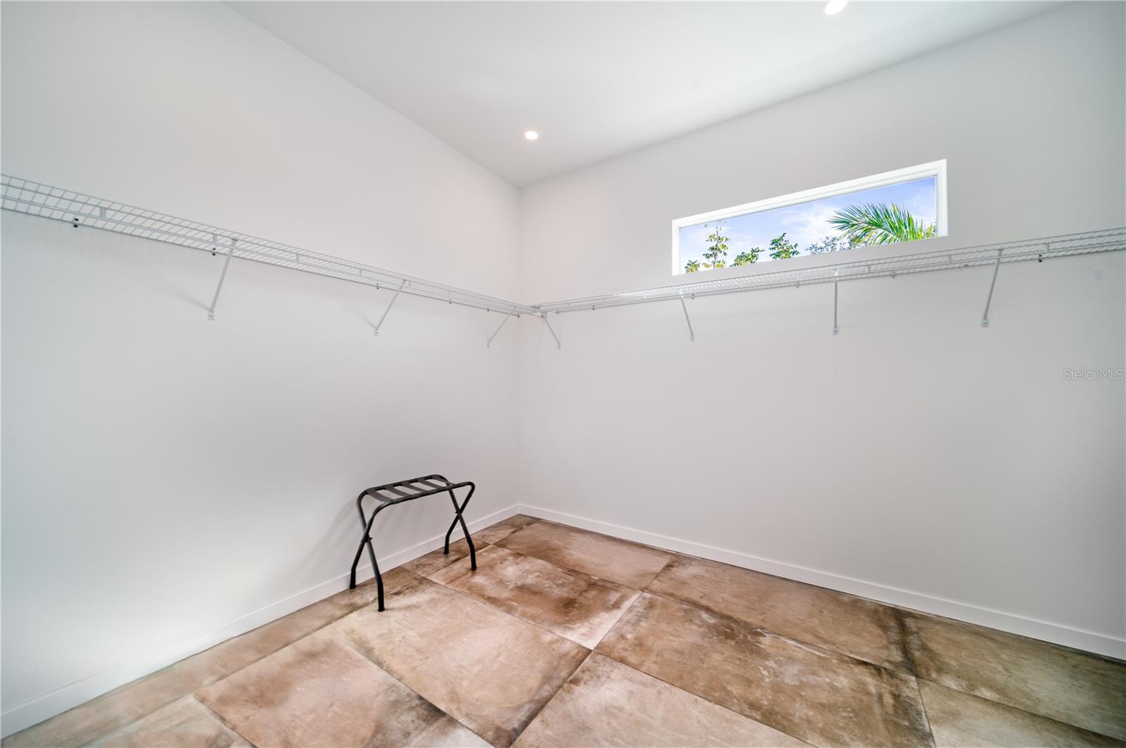 SOUTH GATE - Residential