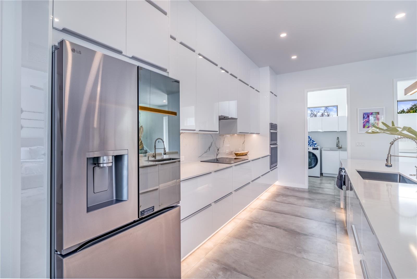 SOUTH GATE - Residential