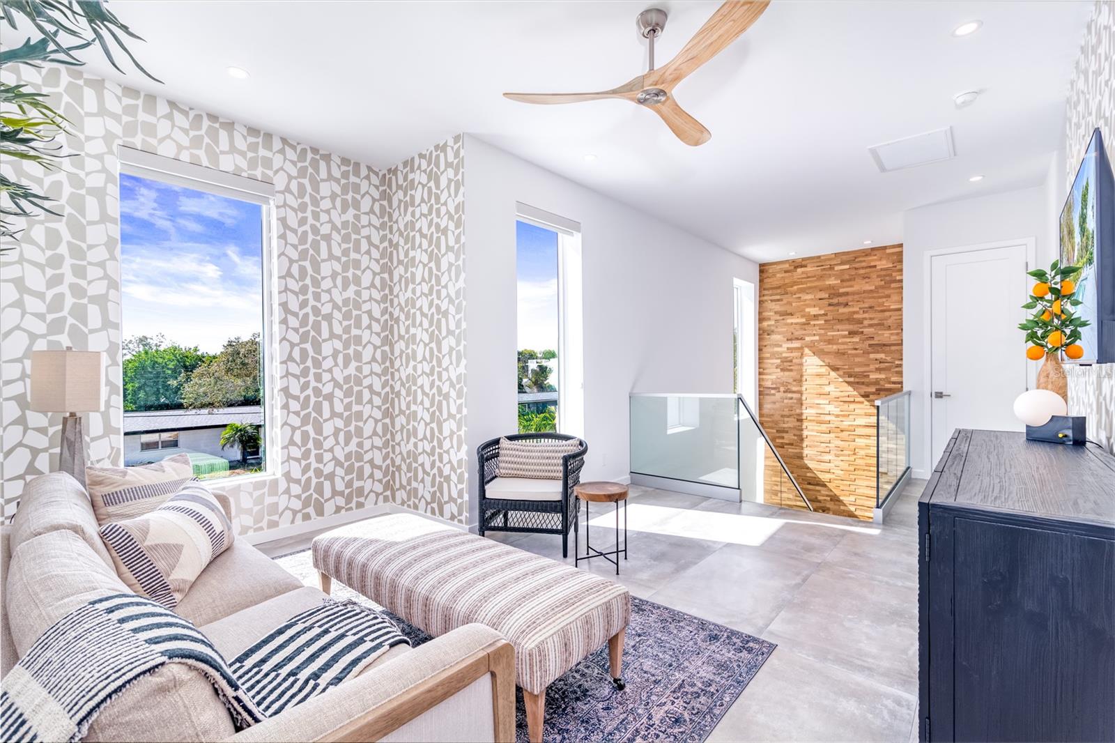 SOUTH GATE - Residential