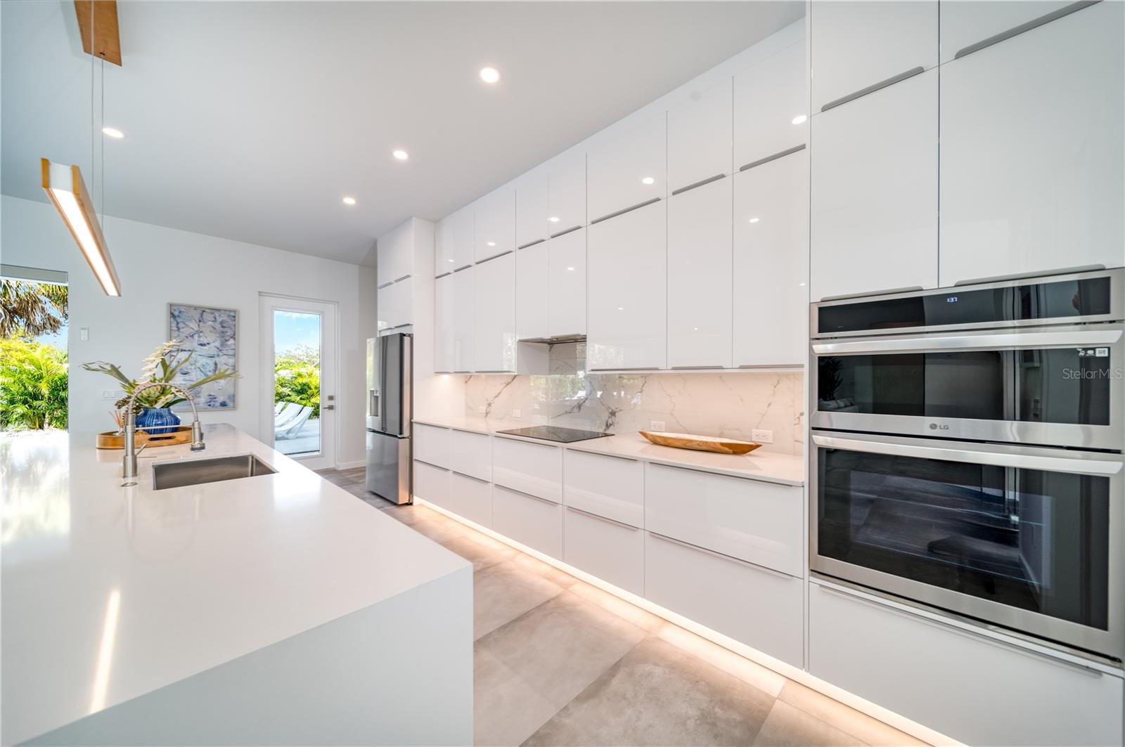 SOUTH GATE - Residential