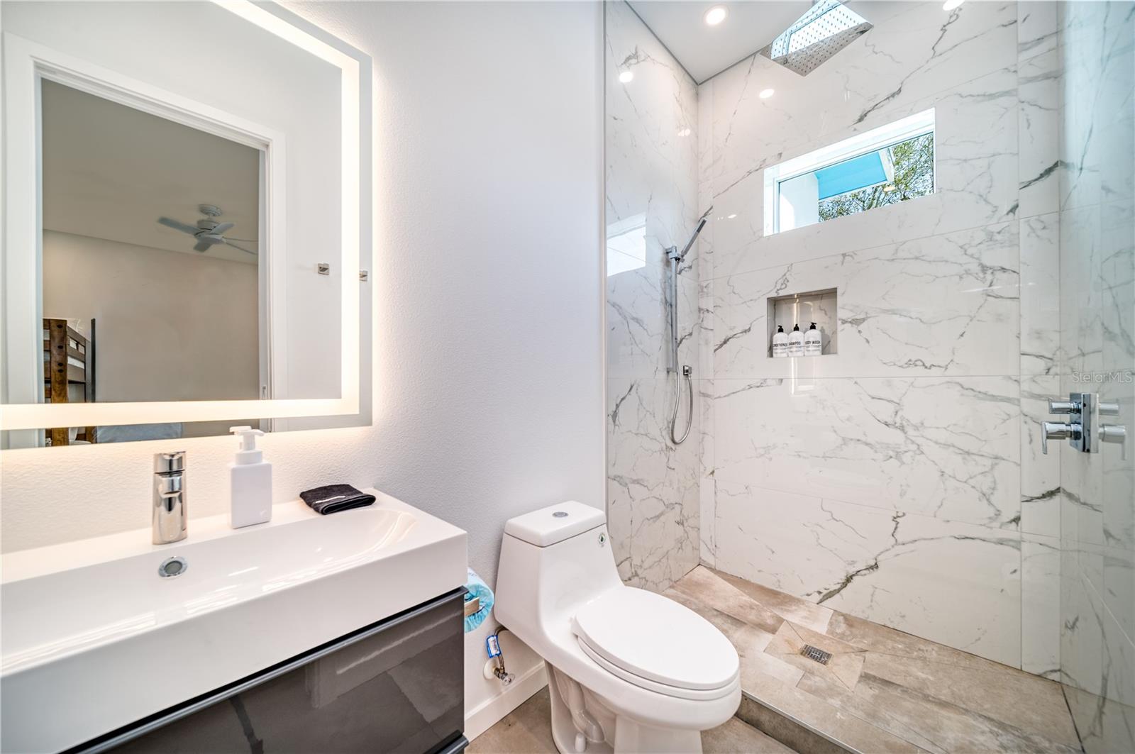 SOUTH GATE - Residential