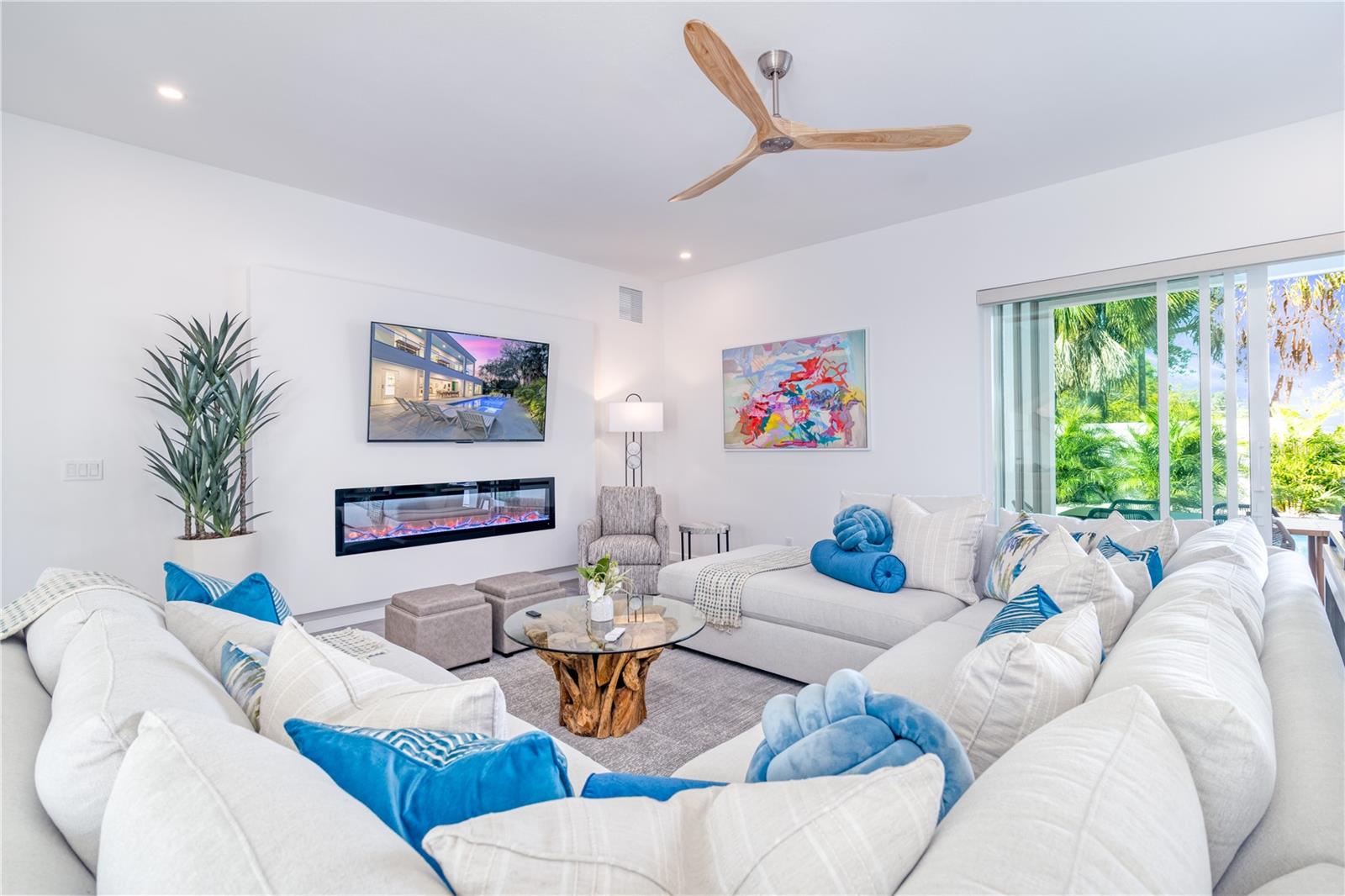 SOUTH GATE - Residential