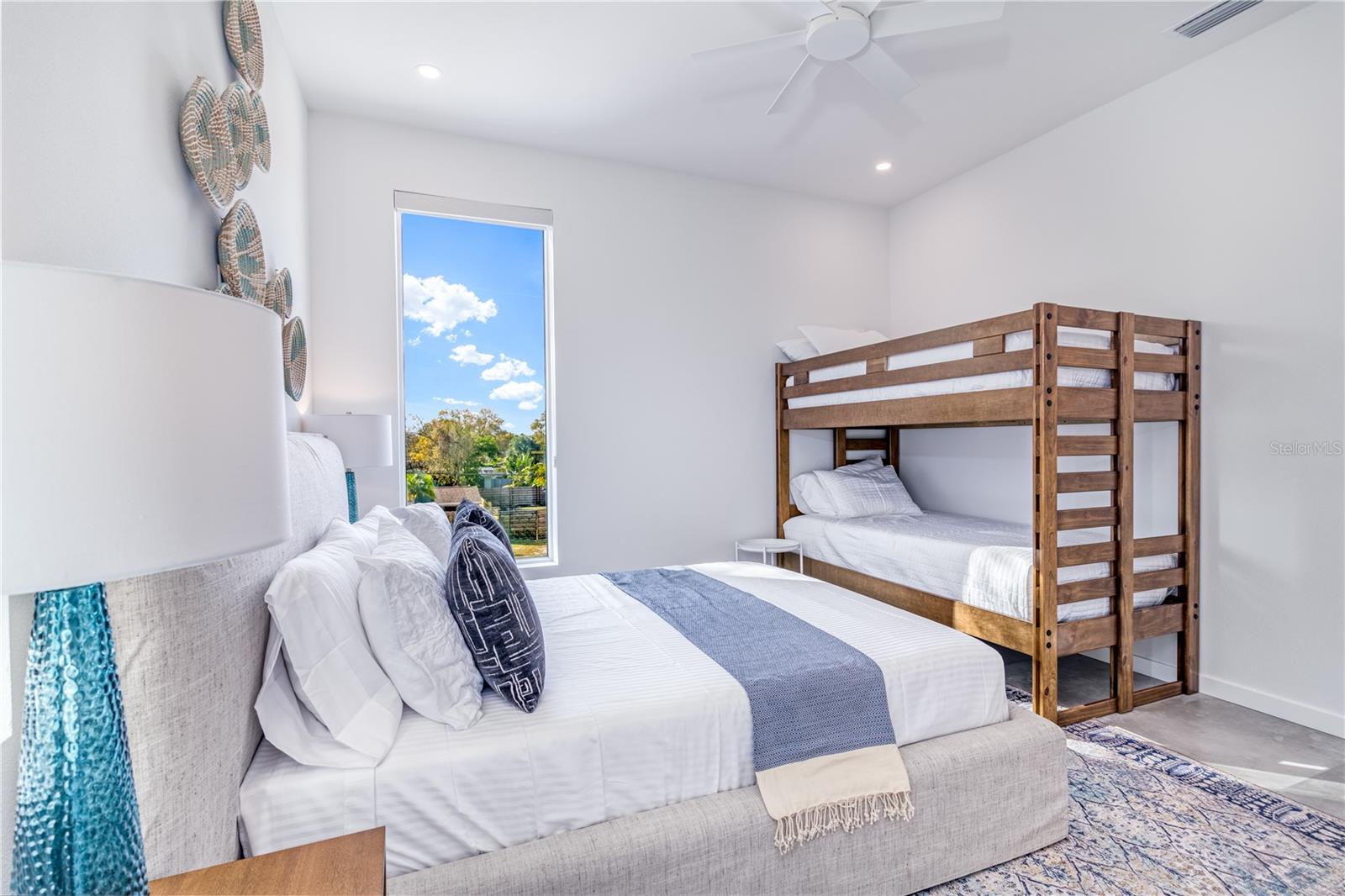 SOUTH GATE - Residential