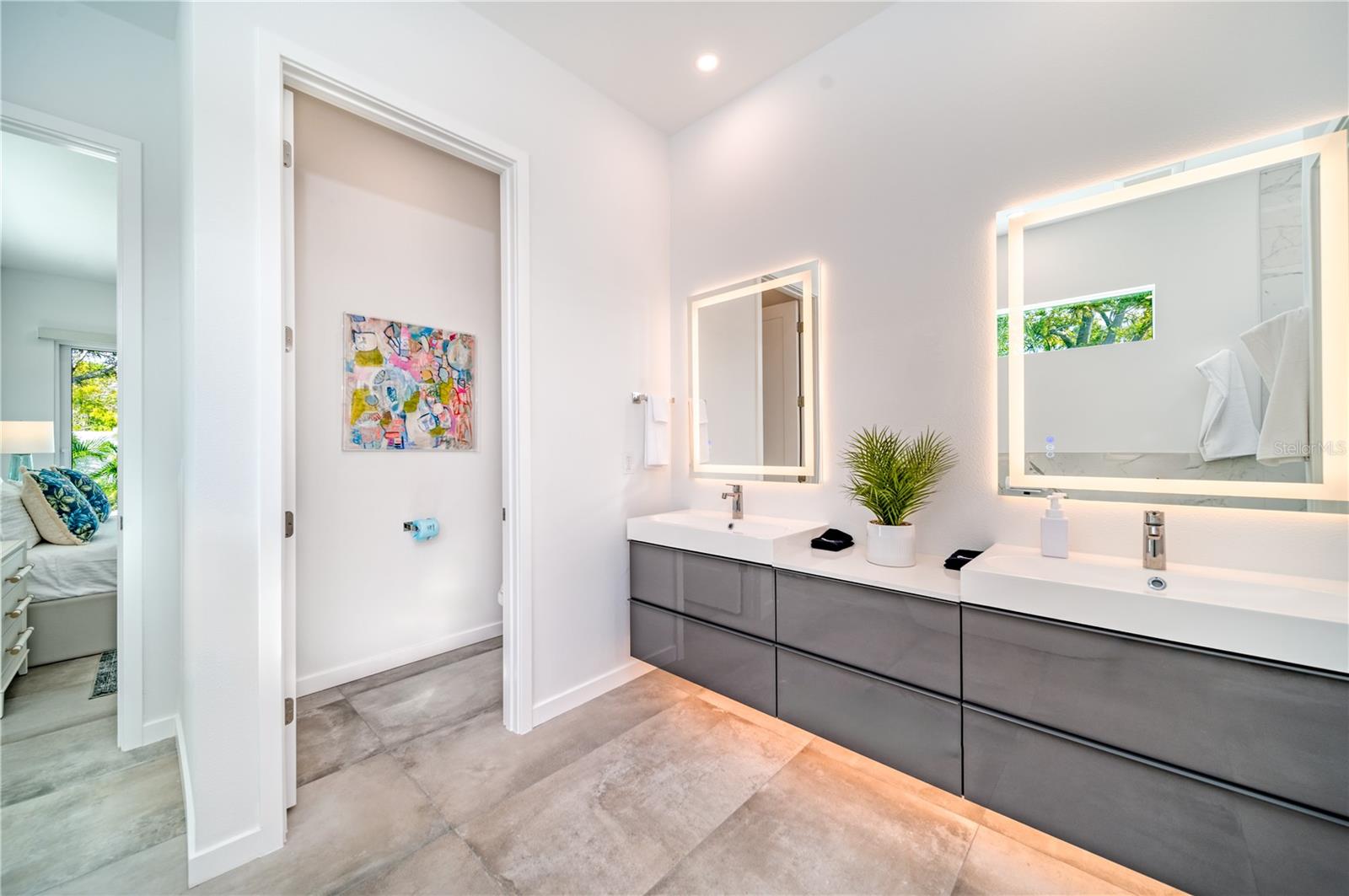 SOUTH GATE - Residential