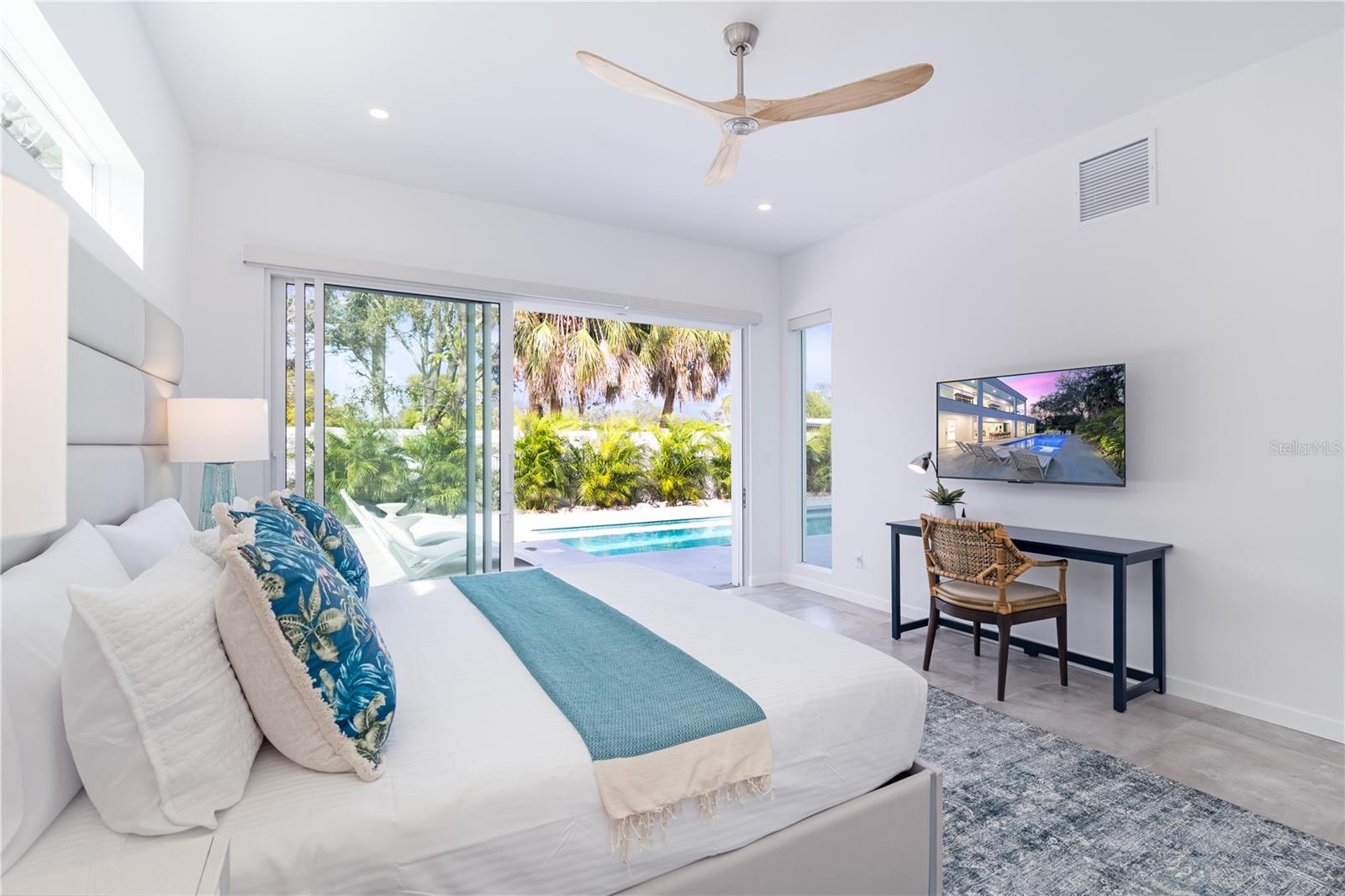 SOUTH GATE - Residential