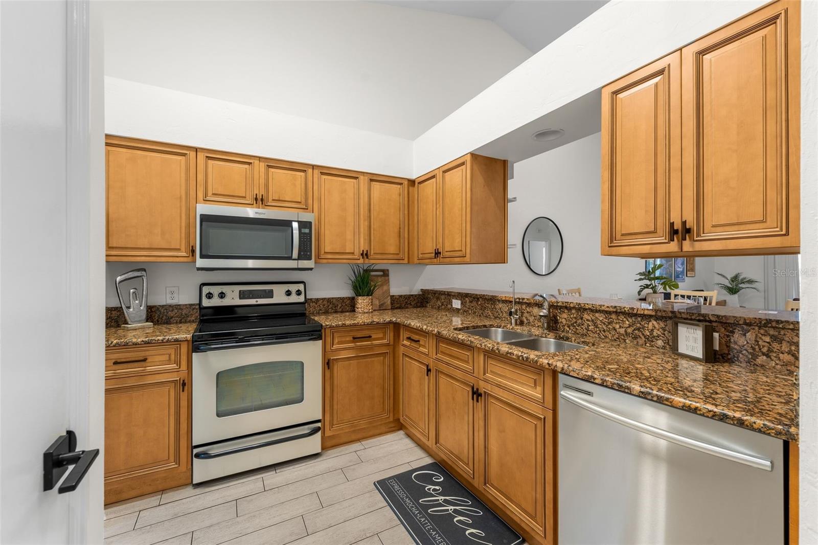THE GABLES CONDO AT GAINE - Residential