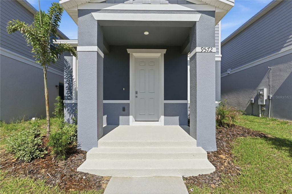 Photo of 9572 Westside Hills Drive, Davenport, FL 33896 (MLS # S5150463)