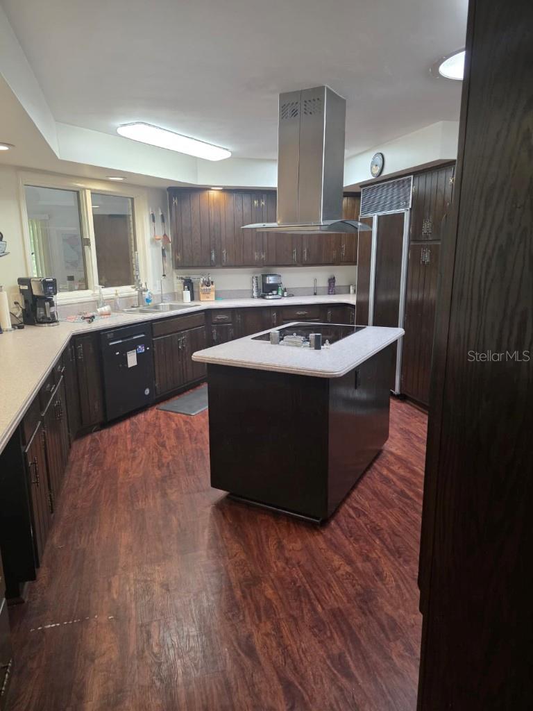 QUIET PLACE IN COUNTRY UNIT 01-04 - Residential