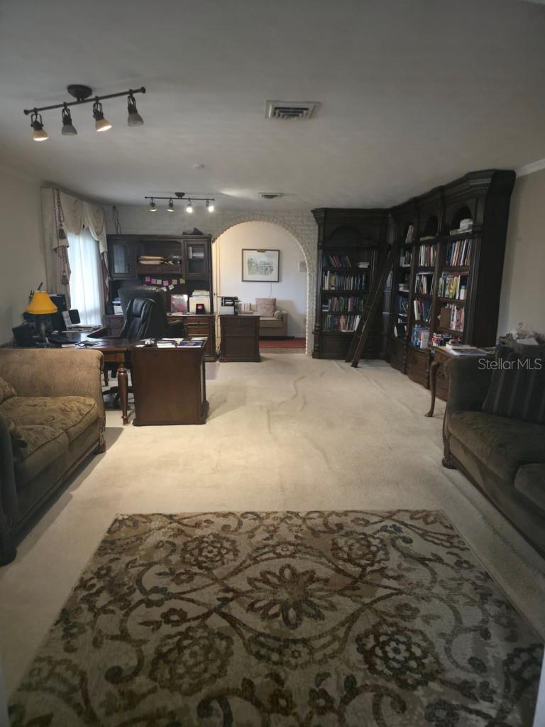 QUIET PLACE IN COUNTRY UNIT 01-04 - Residential