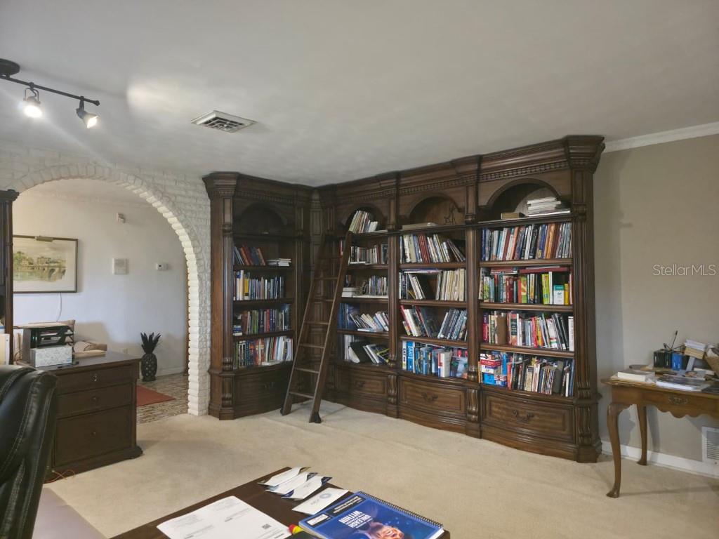 QUIET PLACE IN COUNTRY UNIT 01-04 - Residential