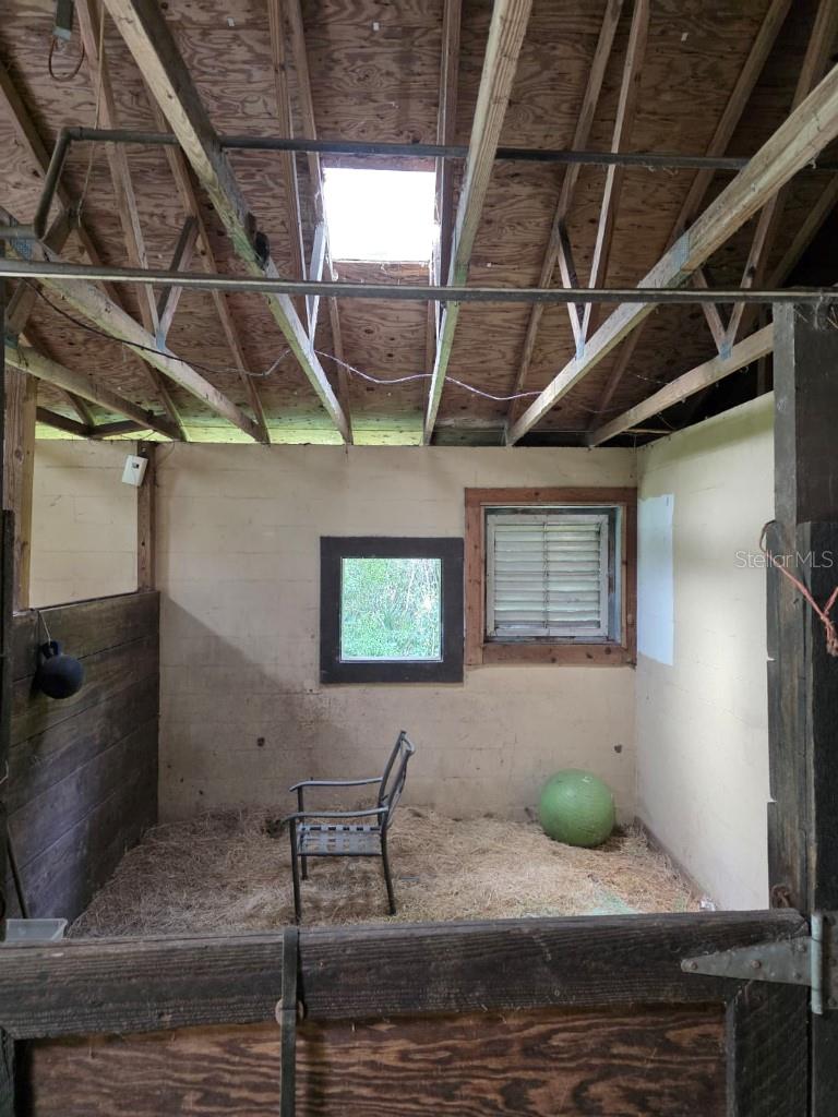 QUIET PLACE IN COUNTRY UNIT 01-04 - Residential