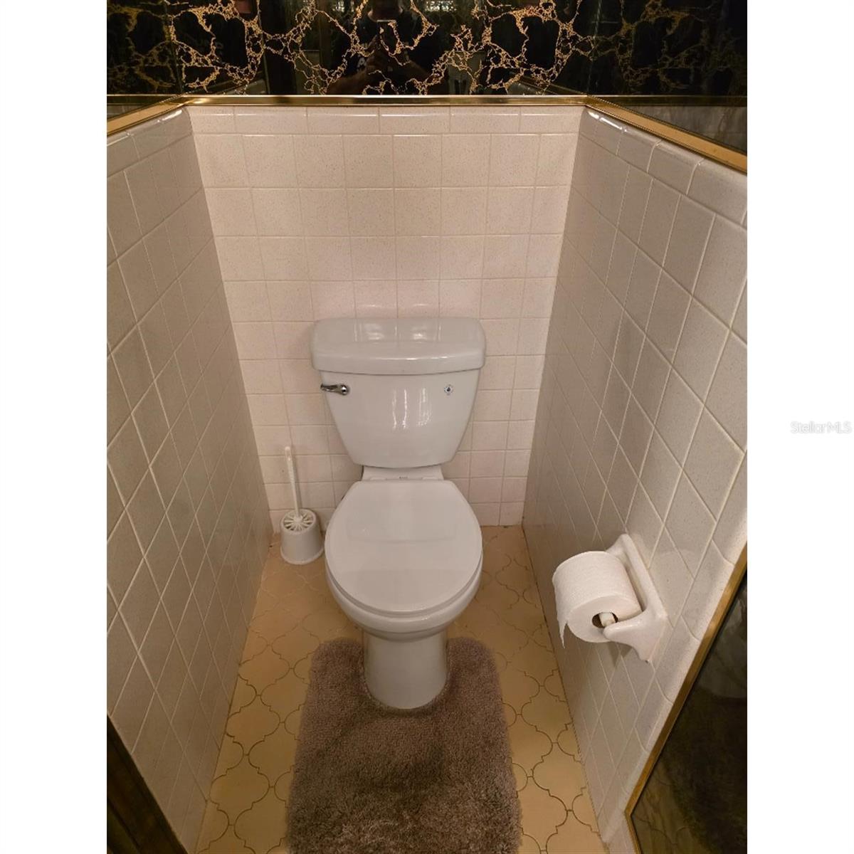 QUIET PLACE IN COUNTRY UNIT 01-04 - Residential