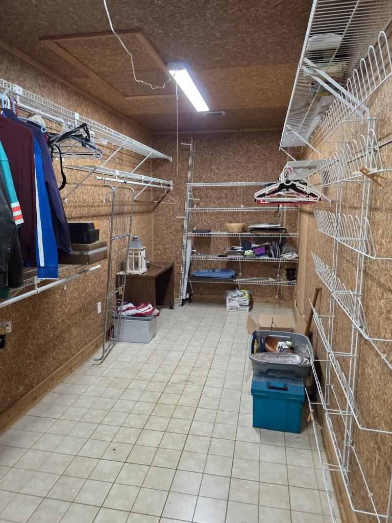 QUIET PLACE IN COUNTRY UNIT 01-04 - Residential