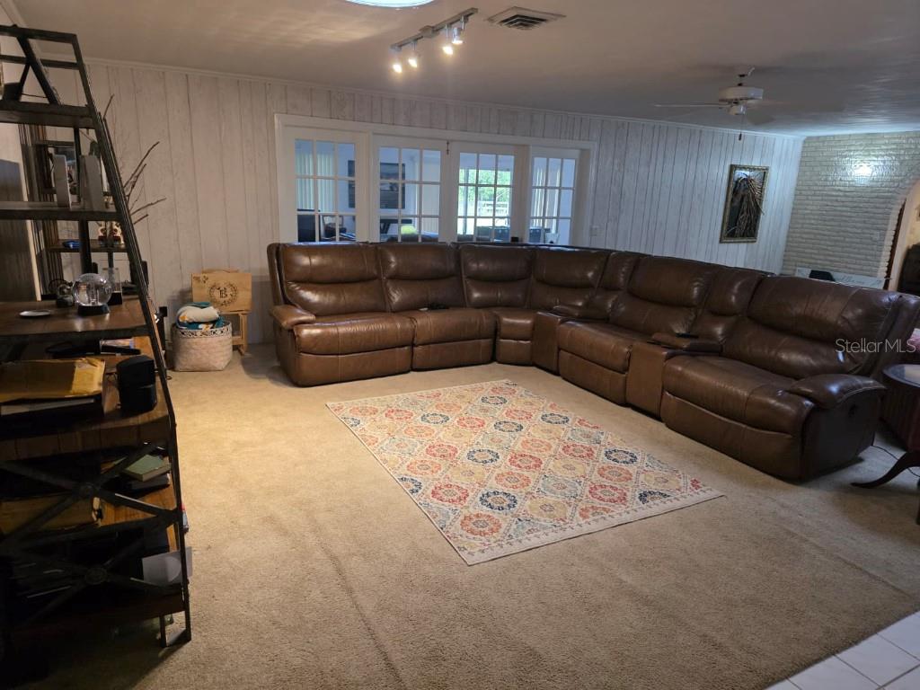 QUIET PLACE IN COUNTRY UNIT 01-04 - Residential