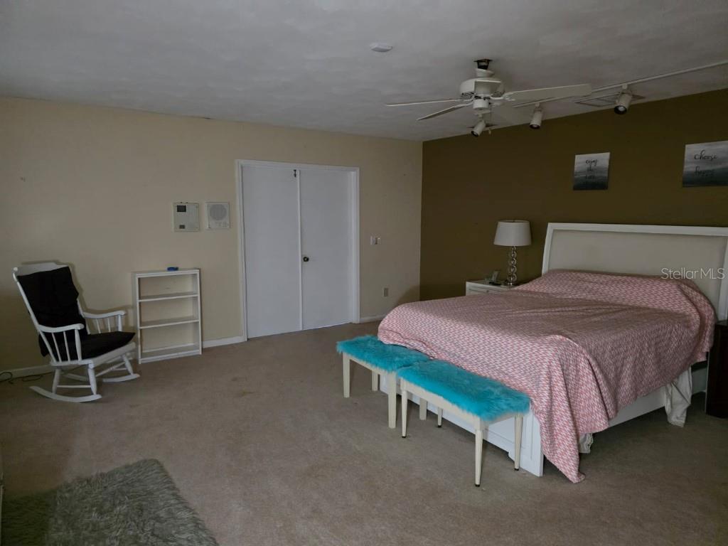 QUIET PLACE IN COUNTRY UNIT 01-04 - Residential