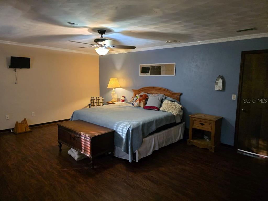 QUIET PLACE IN COUNTRY UNIT 01-04 - Residential