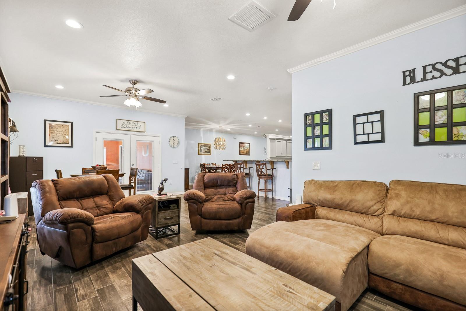 ILAKEE OAKS - Residential