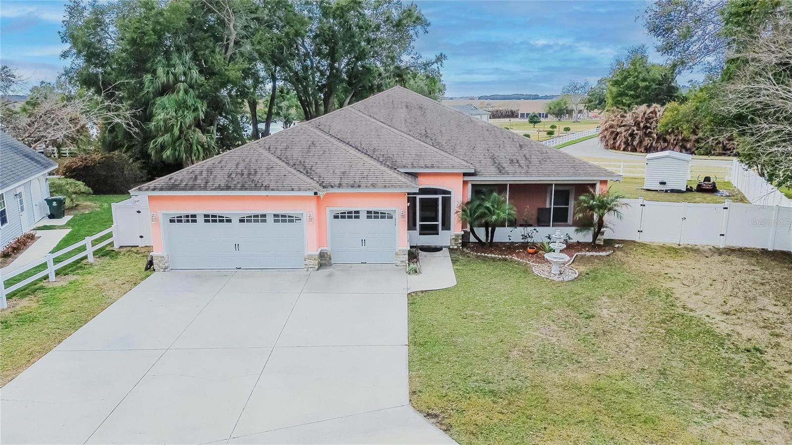 ILAKEE OAKS - Residential