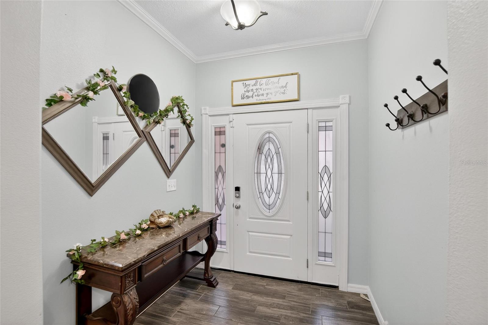 ILAKEE OAKS - Residential