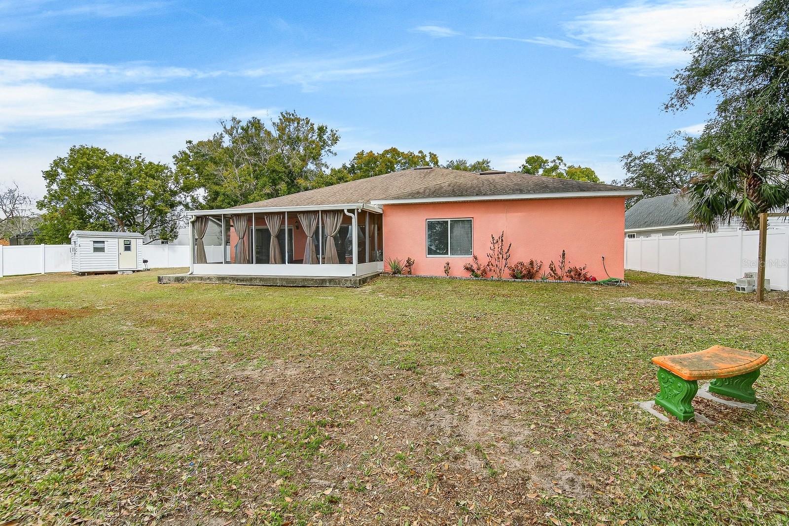 ILAKEE OAKS - Residential