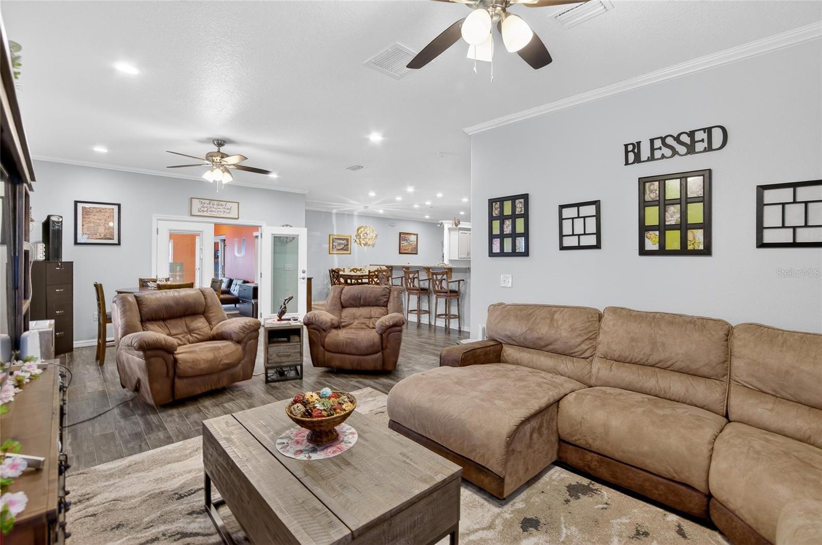 ILAKEE OAKS - Residential