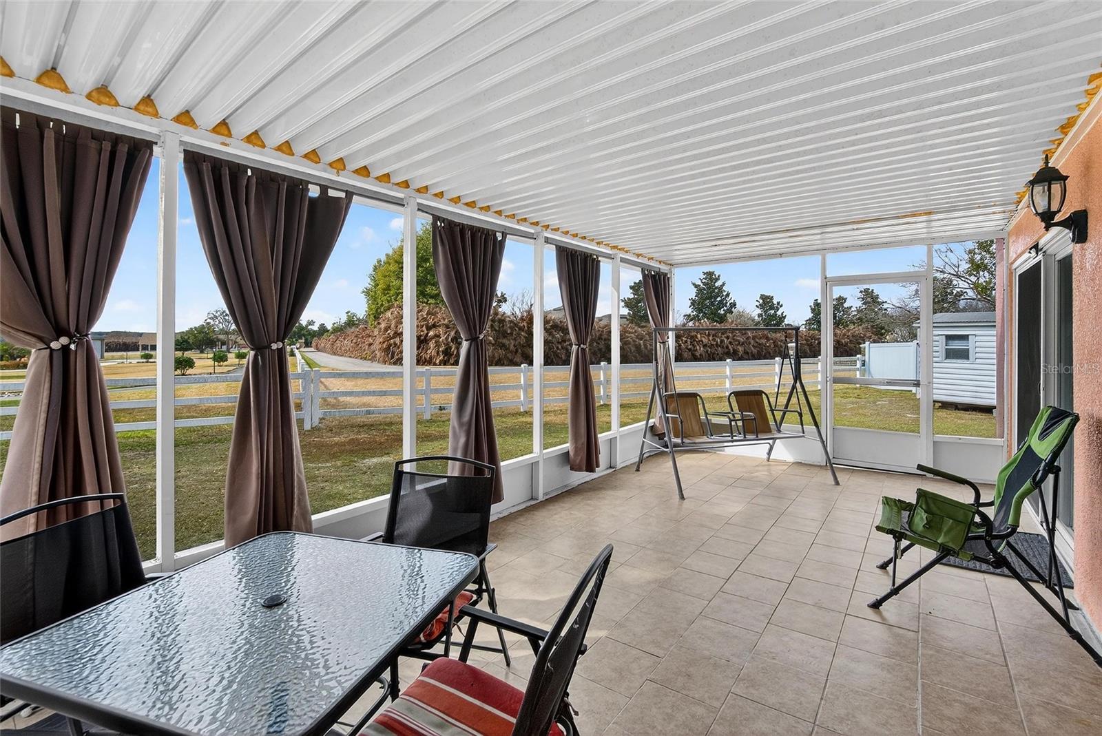 ILAKEE OAKS - Residential