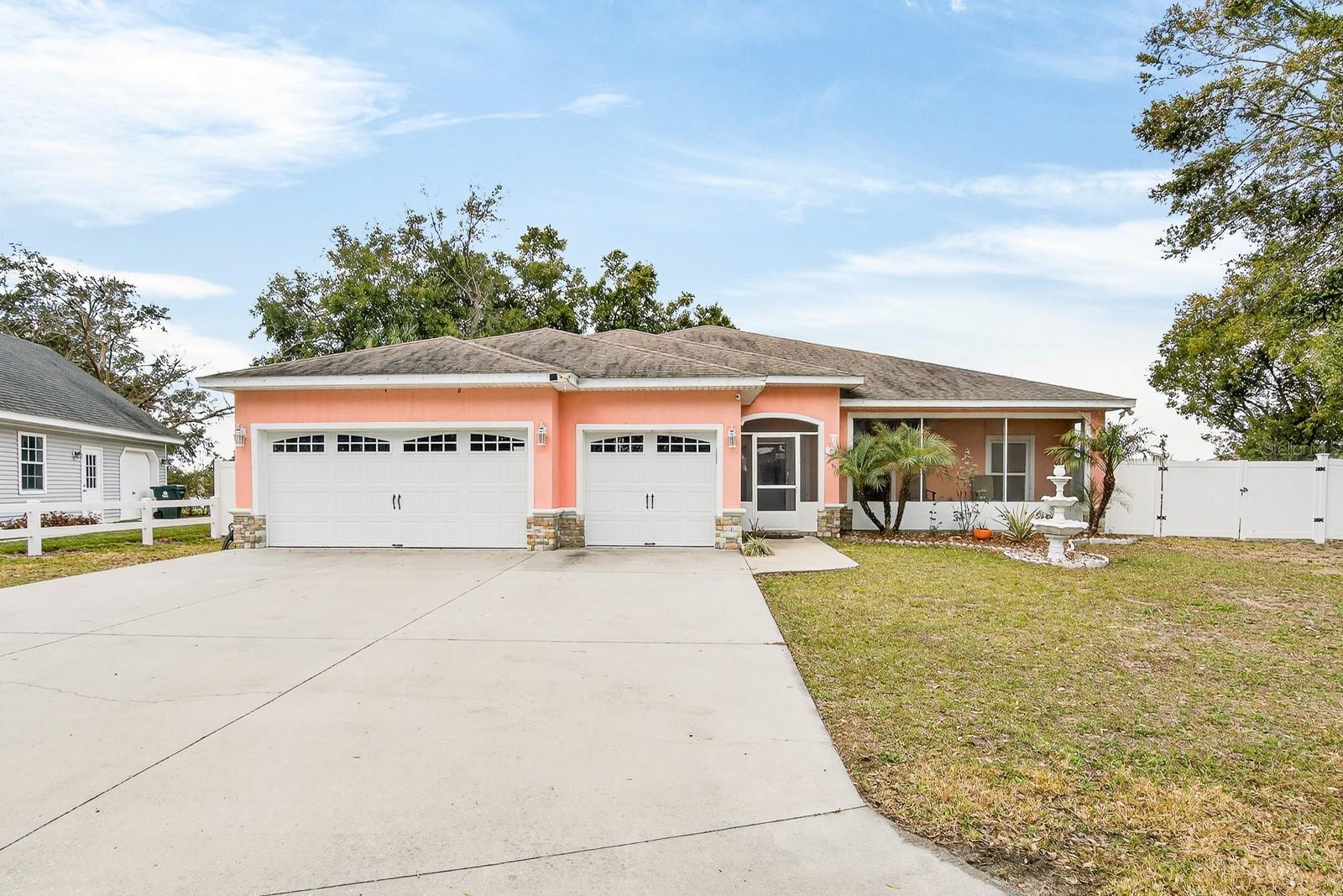 ILAKEE OAKS - Residential