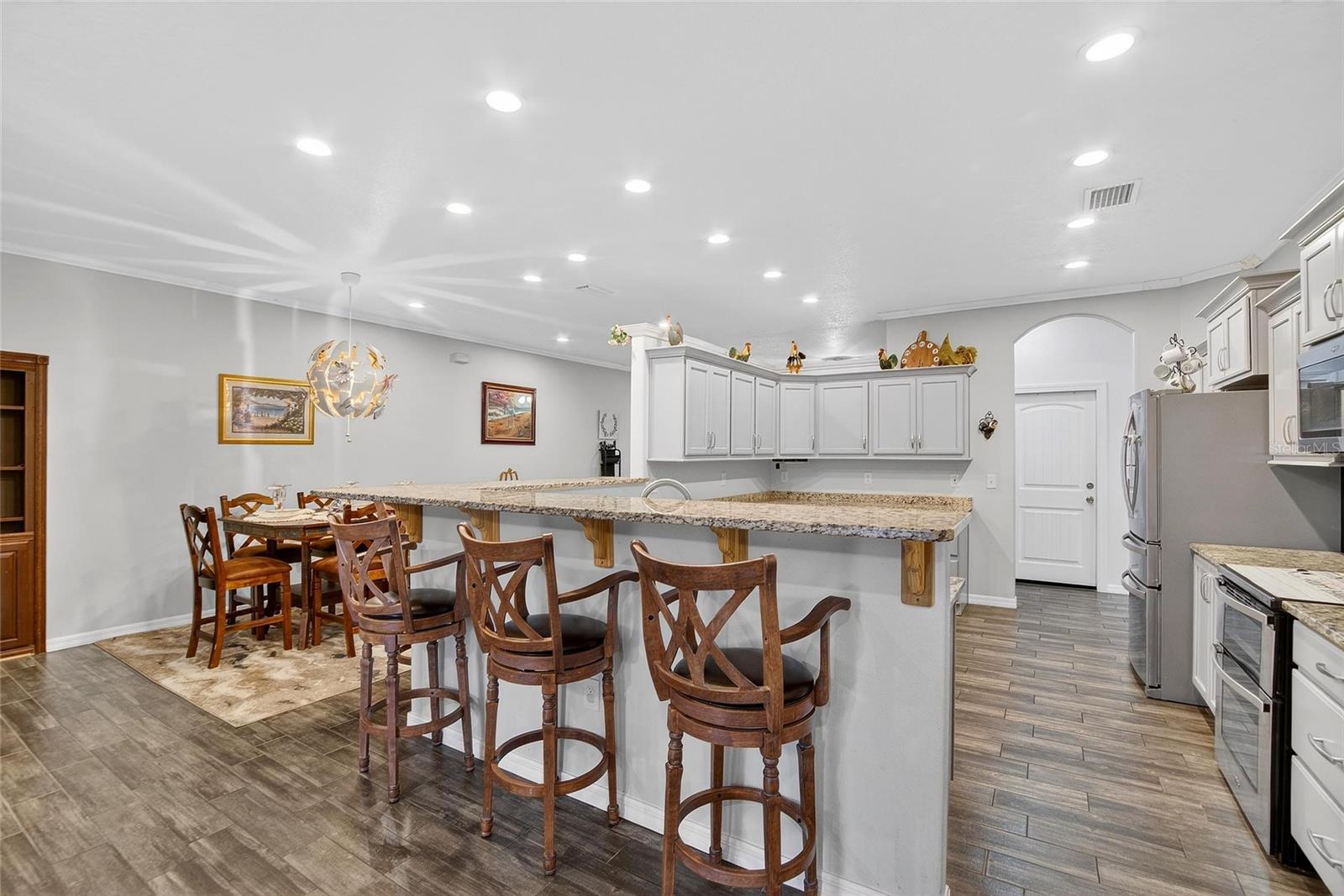 ILAKEE OAKS - Residential