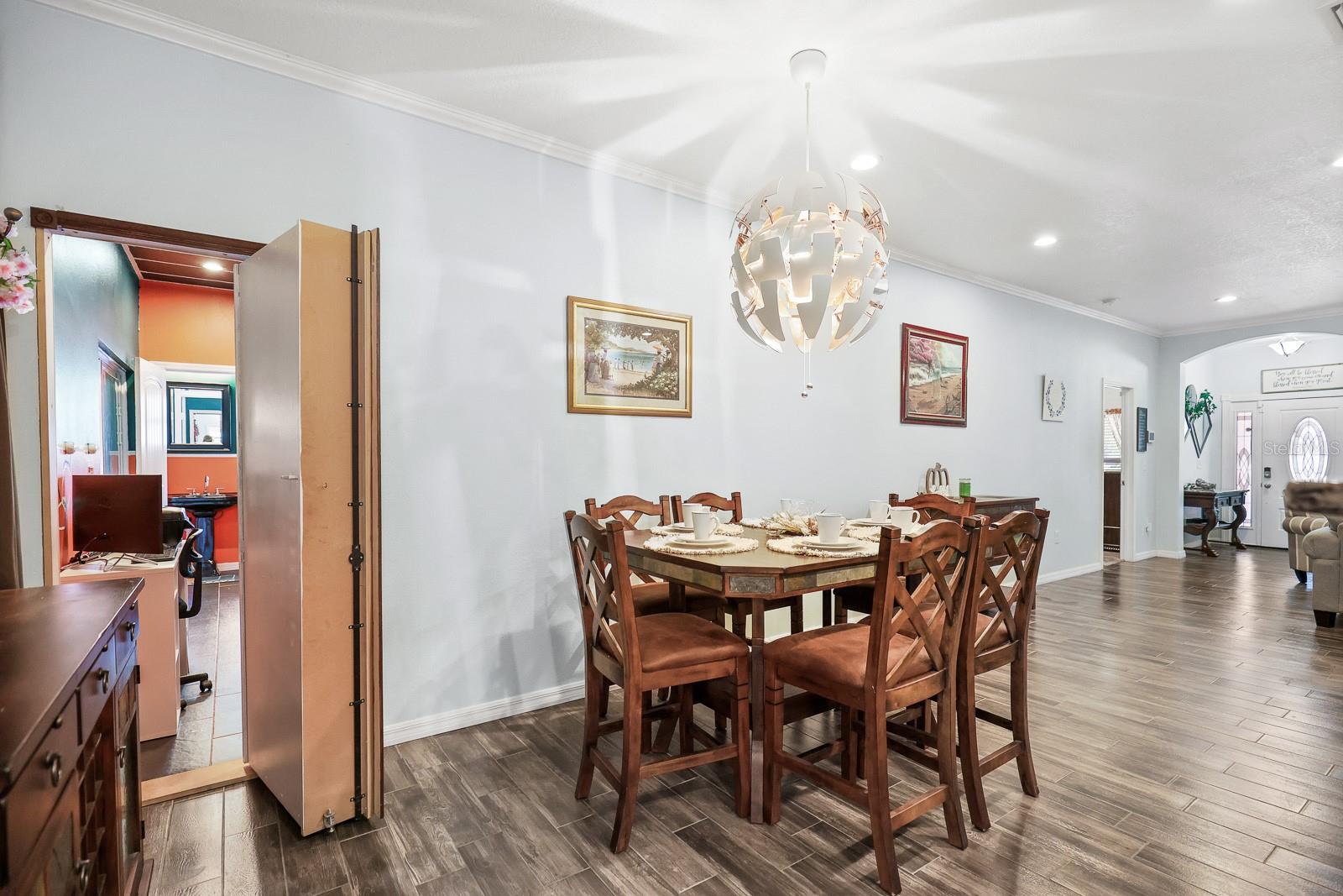 ILAKEE OAKS - Residential