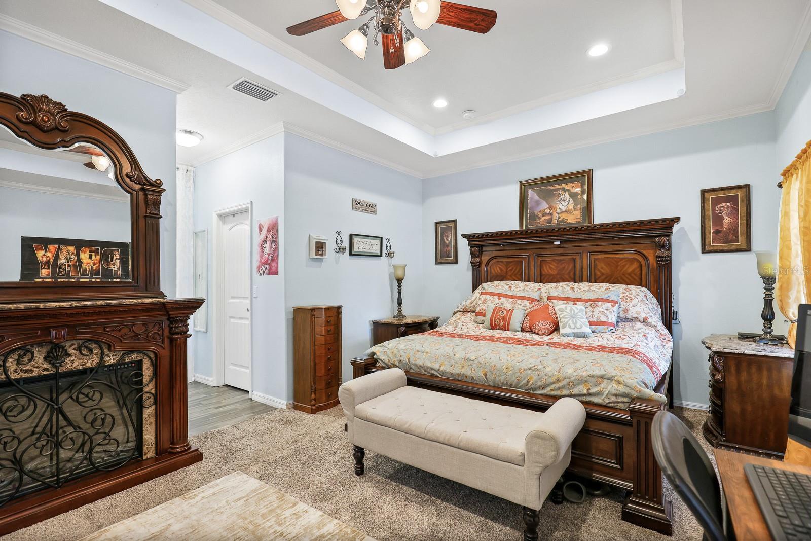 ILAKEE OAKS - Residential