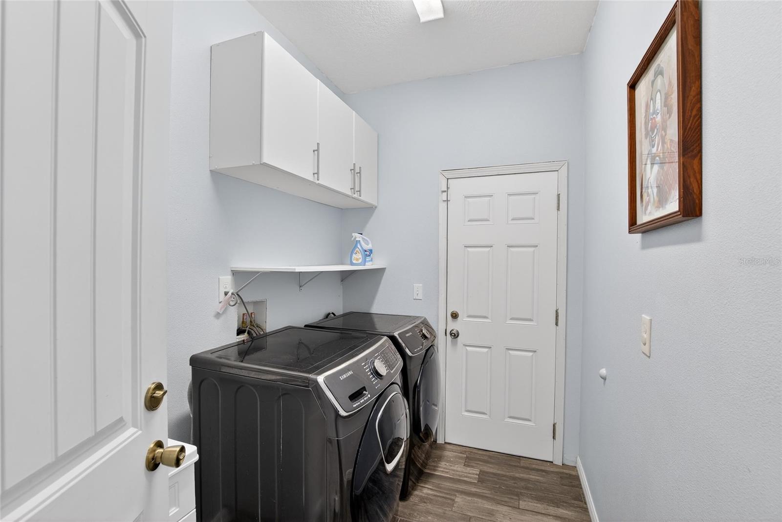 ILAKEE OAKS - Residential