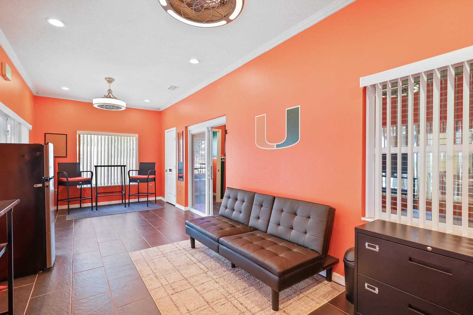 ILAKEE OAKS - Residential