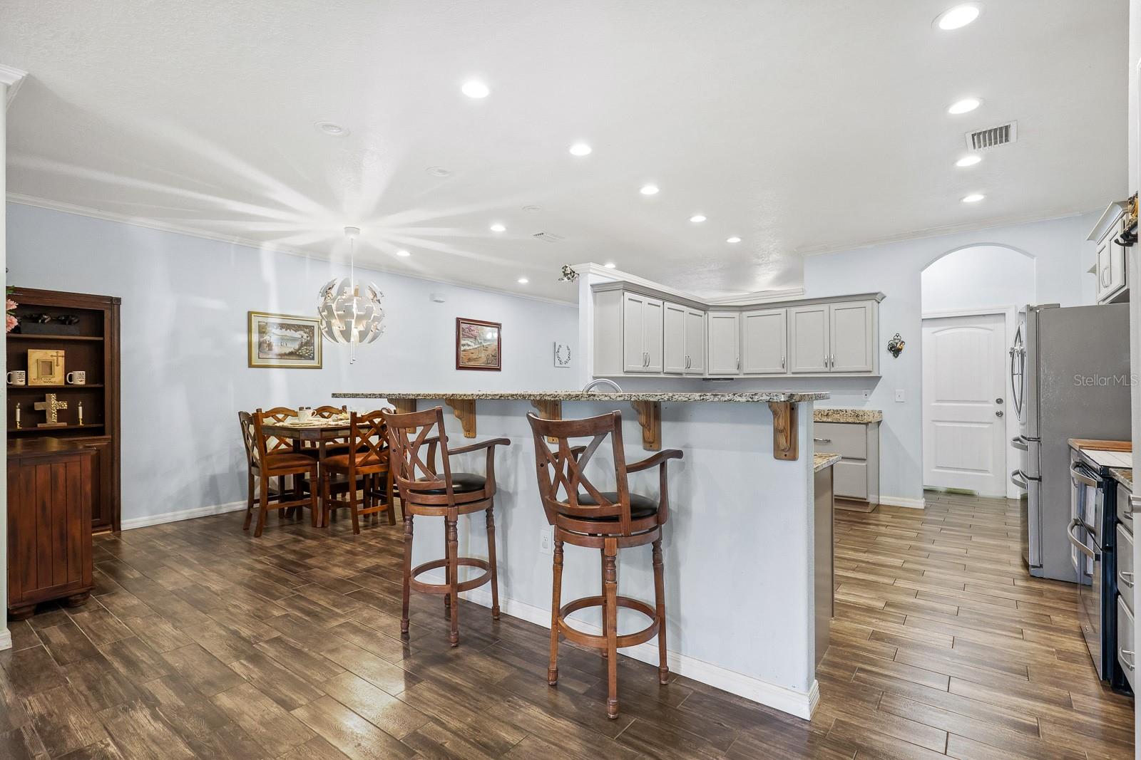 ILAKEE OAKS - Residential