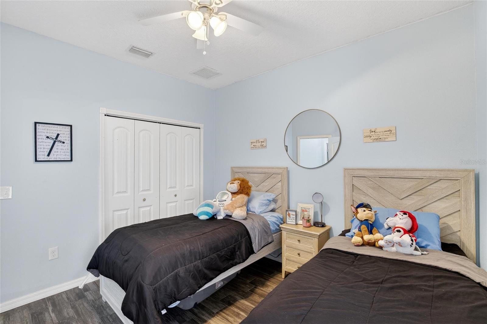 ILAKEE OAKS - Residential