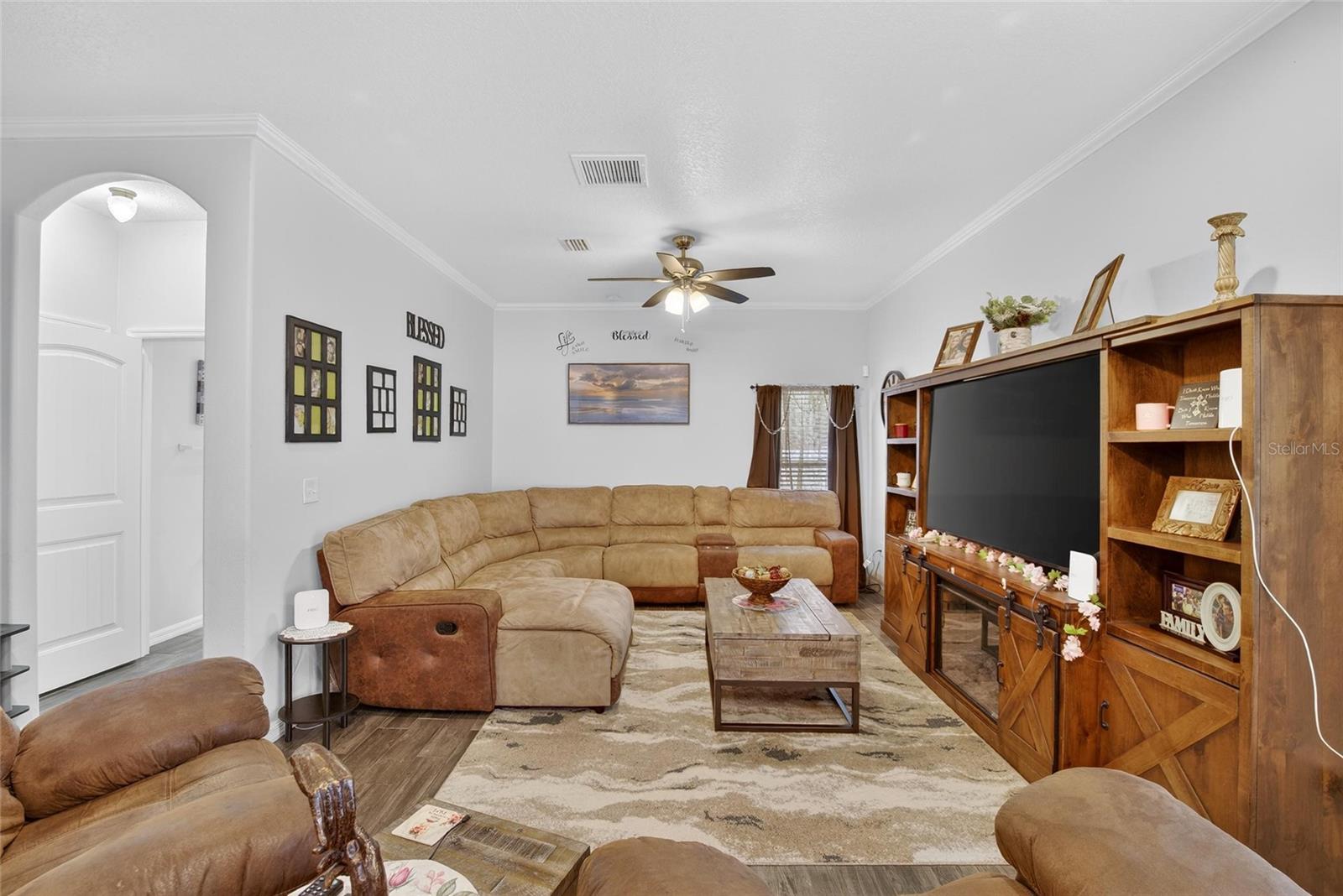 ILAKEE OAKS - Residential