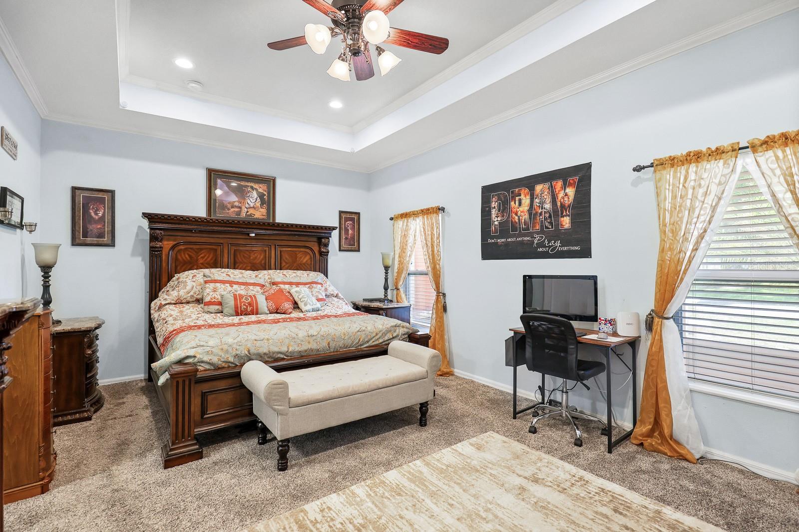 ILAKEE OAKS - Residential